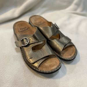 Like new Finn Comfort gold sandals size 41.